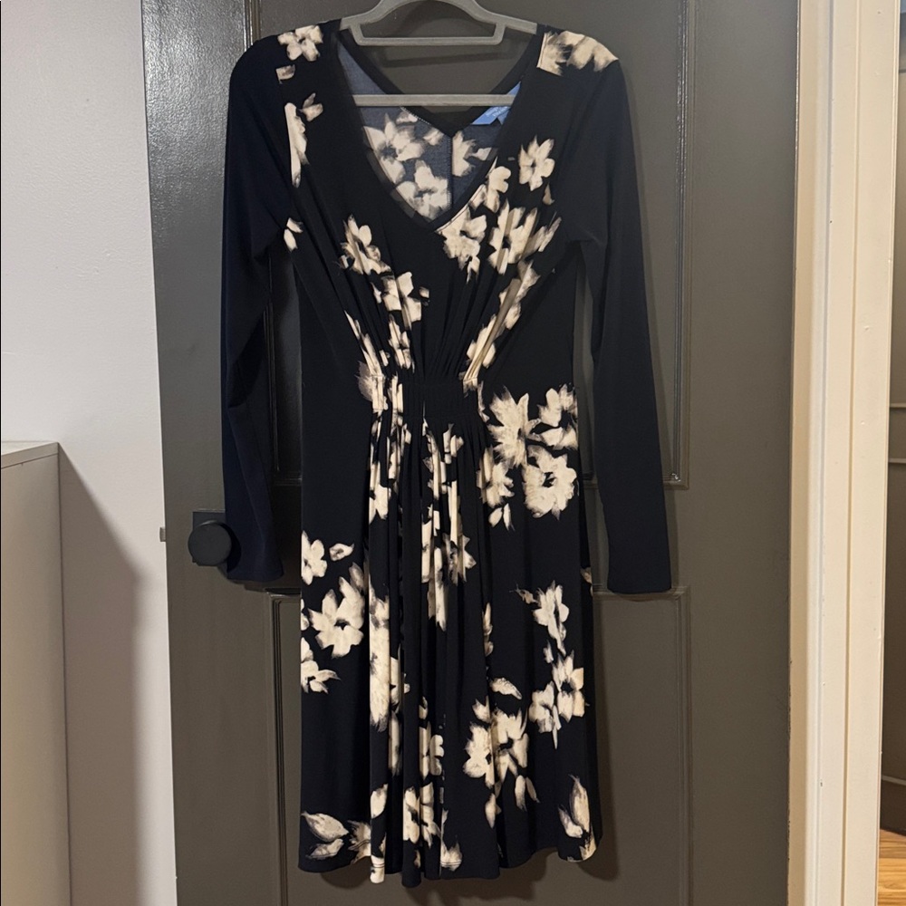 Elegant Navy and Cream Floral Dress